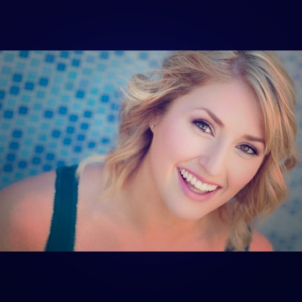 Meet your Posher, Caitlin